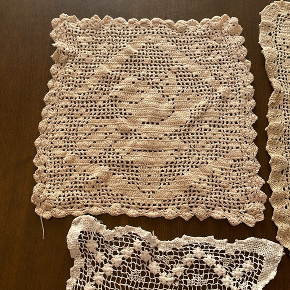 Vintage Crochet Doilies Set - Picture 2 of 10
